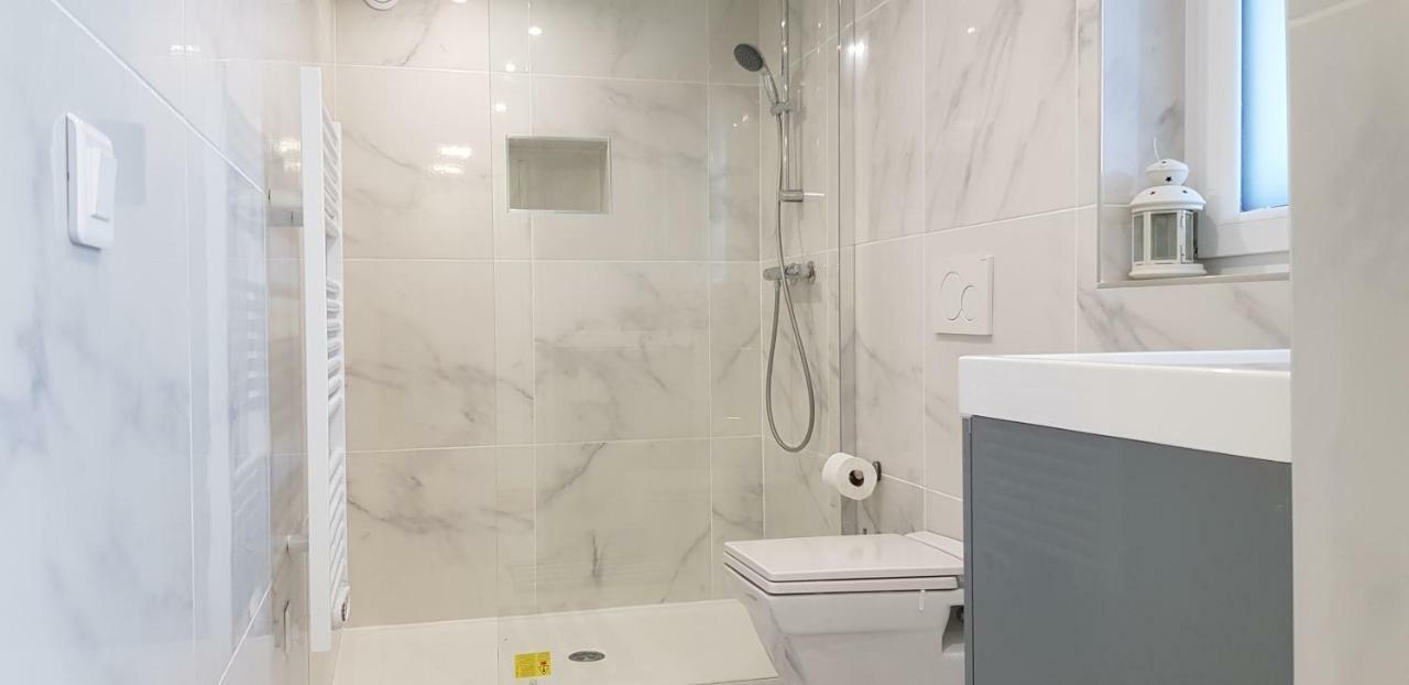 100M2 2 Chambres 8 Personnes - Grand Parking Et Terrasse Privee - Proche Cdg-Parc Expositions-Paris-Asterix-Disney Villepinte  Ngoại thất bức ảnh